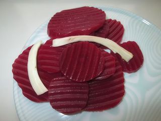 Salata de sfecla rosie murata