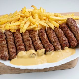 PLATOU MICI URIASI PORC+VITA 