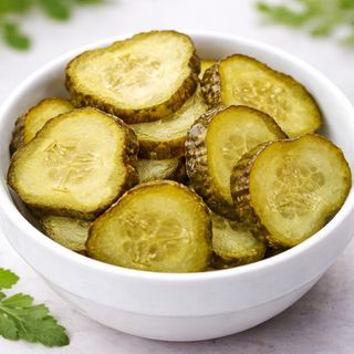 Salata de castraveti în saramura 