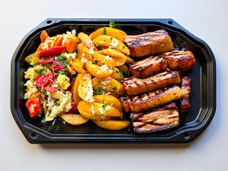 Platou taranesc cu coaste de porc afumate