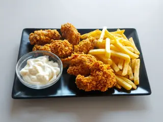 MENIU CRISPY ARIPI SI PIEPT DE PUI