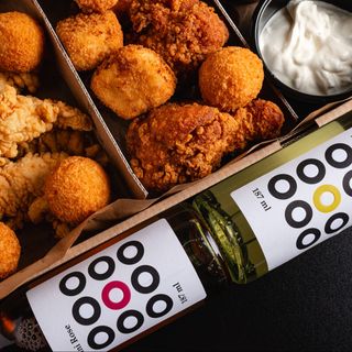 Love Box Nuggets + 2 sticlute de vin Cotnari (4 persoane)