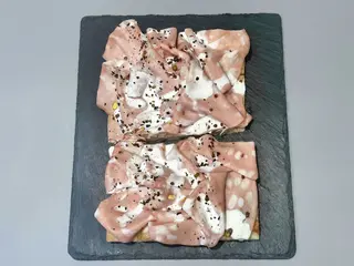 Pizza Mortadella Con Stracciatella Medie