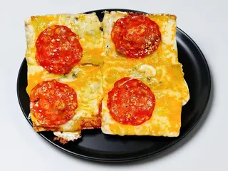 Pizza Quattro Formaggie e Ventricina Medie