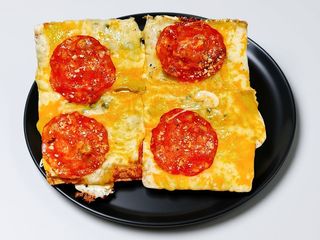 Pizza Quattro Formaggie e Ventricina Medie