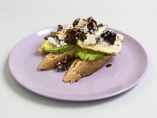 Rustica cu avocado si feta