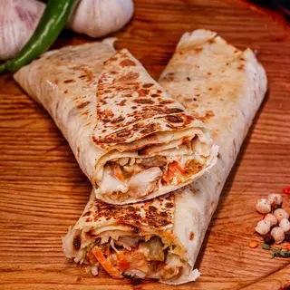 Tawook-Frigaruie Pui Sandwich in Lipie