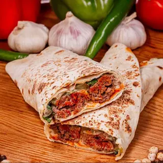 Adana Kebab-Sandwich Picant in Lipie Saj