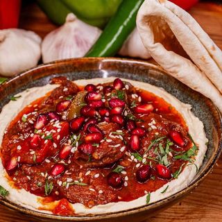 Hommous with Arabic Sujuk Sausages + 1 Lipie Saj