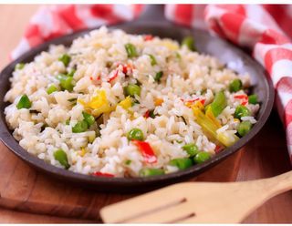 Orez cu legume și salata, de post