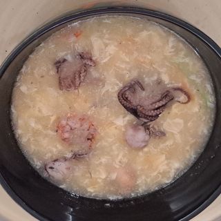Supă cu fructe de mare acră-picantă