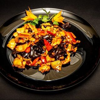 Rata cu ardei gras si urechi de lemn