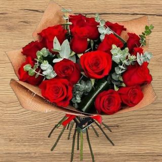 Buchete 11 trandafiri roși