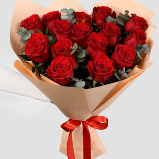 Buchet 15 trandafiri roși