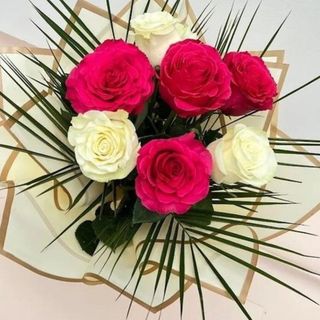 Buchet 7 trandafiri fuxivite