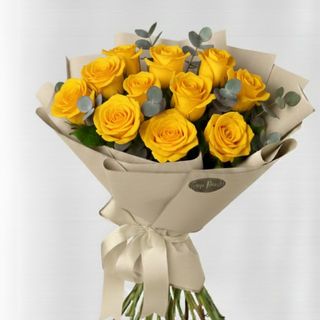 Buchet 11 trandafiri galbeni