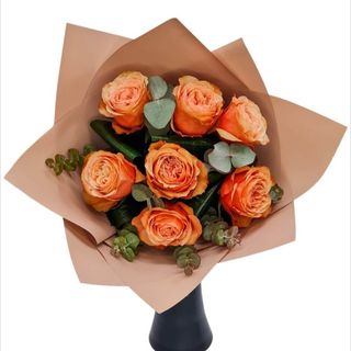 Buchet 7 trandafiri oranj