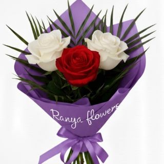 buchet 3 trandafiri albi roșu