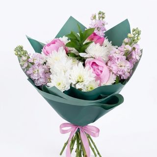 Buchet parfumat Pink, bujori, matiole, crizanteme