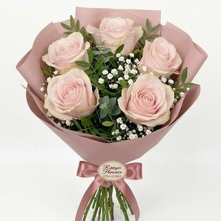 Buchet 5 trandafiri pink