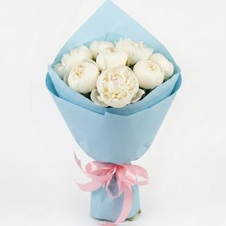 Buchet 7 bujori albi