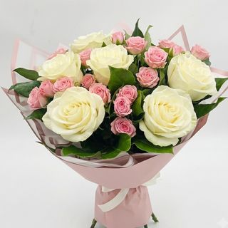 Buchet platinum, miniroze & trandafiri albi