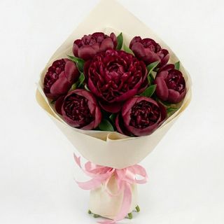 Buchet 7 bujori grena