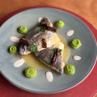 Dorada cu piure de mazare