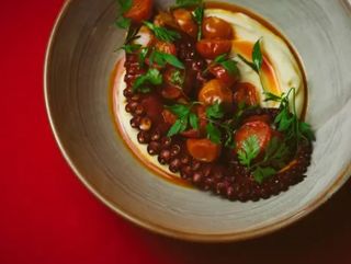 Caracatiță cu piure de cartofi