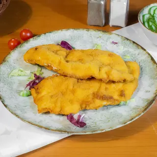 Schnitzel de pui Vienez in crusta Panko