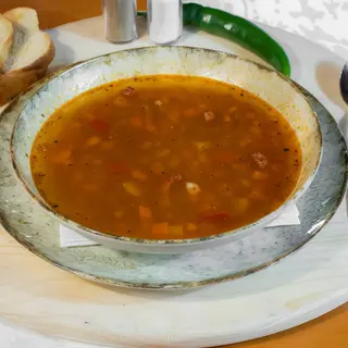 Ciorba de fasole cu ciolan