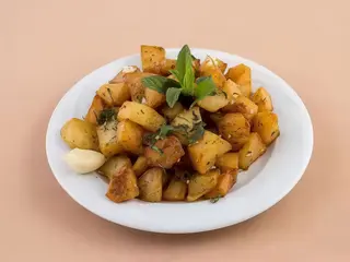 Cartofi prajiti cu menta si usturoi