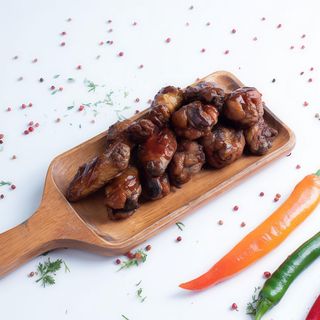 Maxi aripioare de pui cu sos bbq la gratar