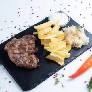 Meniu ceafa de porc la gratar