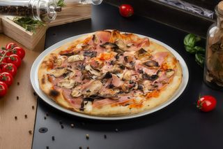 Pizza Prosciutto e Funghi
