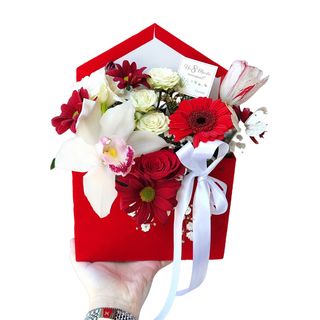 Plic roșu cu flori asortate