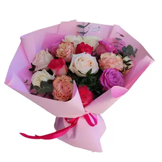 Buchet special cu 15 trandafiri