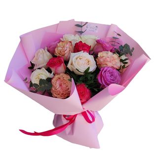 Buchet special cu 15 trandafiri