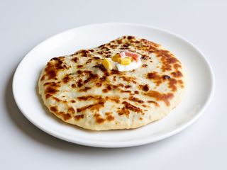 Clatita cu crema de branza, sunca, porumb