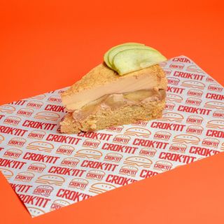 Tort cu mere și cremă de zahăr ars