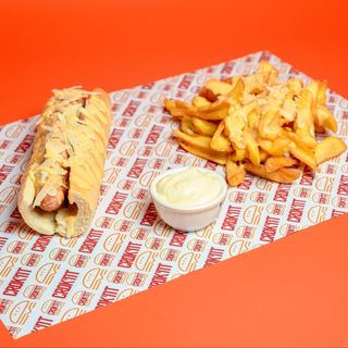 Hot dog cheesey