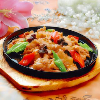 F7. Vită la plită încinsă 铁板牛肉