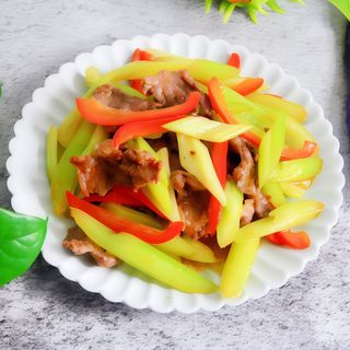 F12. Vită cu țelină 西芹牛肉