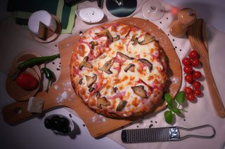 Pizza Prosciutto e Funghi