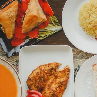 Orez cu lapte și stafide 