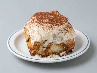 Tiramisu roll