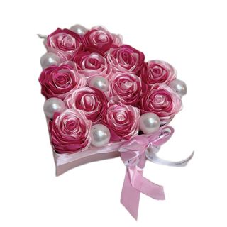 Inima Eterna - Cutie cu trandafiri din satin si Perle