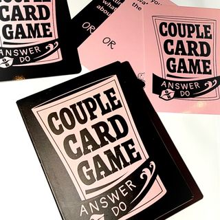 Couple Card Game – joc interactiv pentru cupluri (întrebări & provocări spicy)