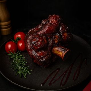 Ciolan de Porc Afumat 800 Gr.