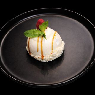 Snow White Ugatti 100 Gr.